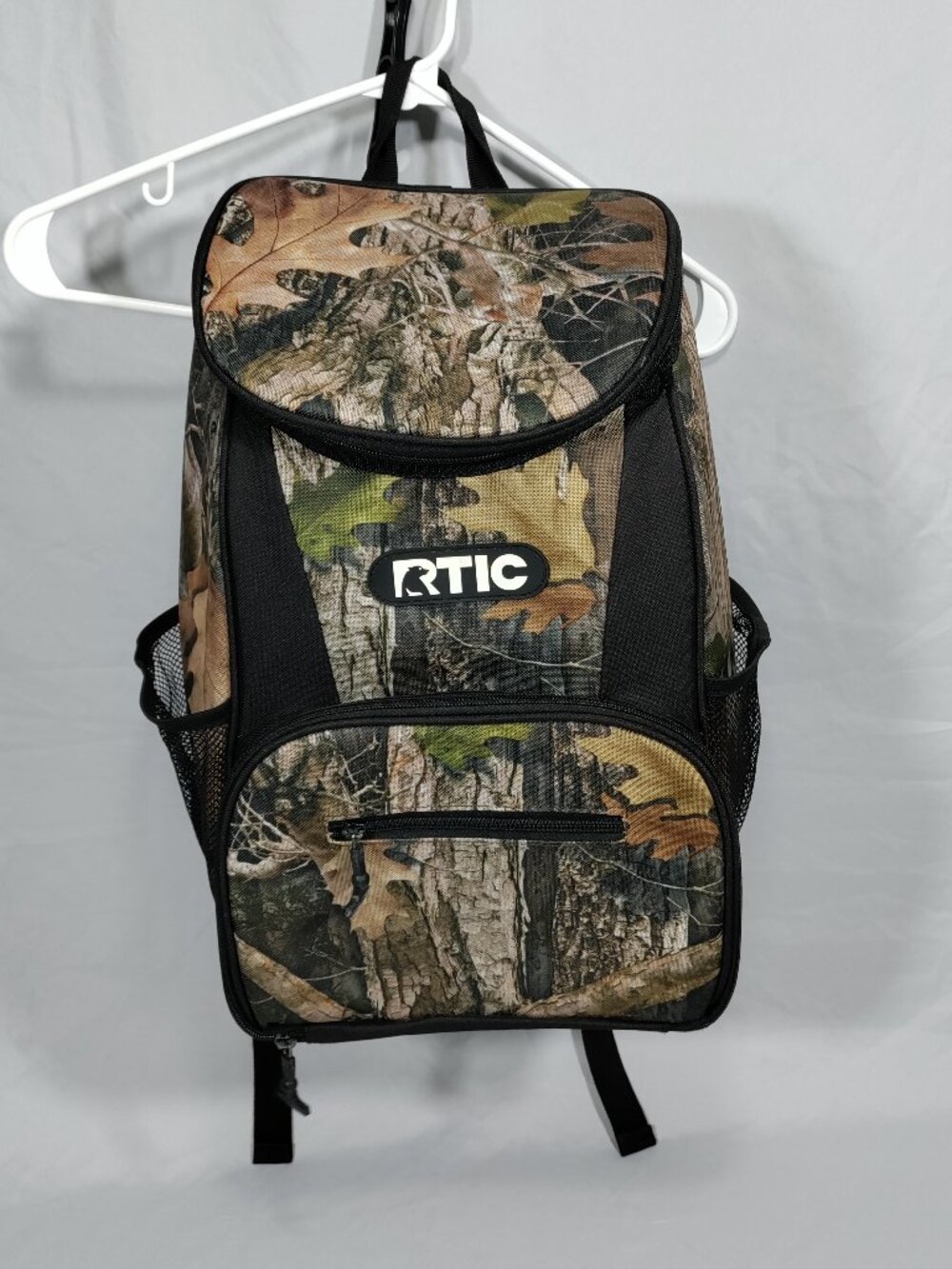 RTIC 15 Can Backpack Cooler Kanati Camo Insulated Hunting Fishing Bag